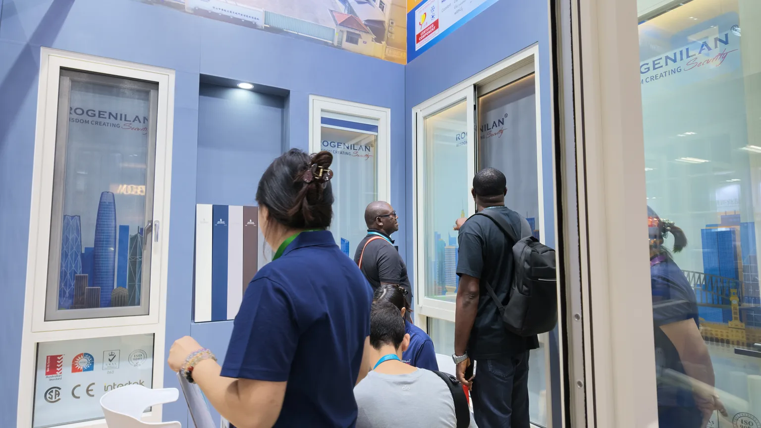 Window and door displays at the Rogenilan Canton Fair booth in April 2026