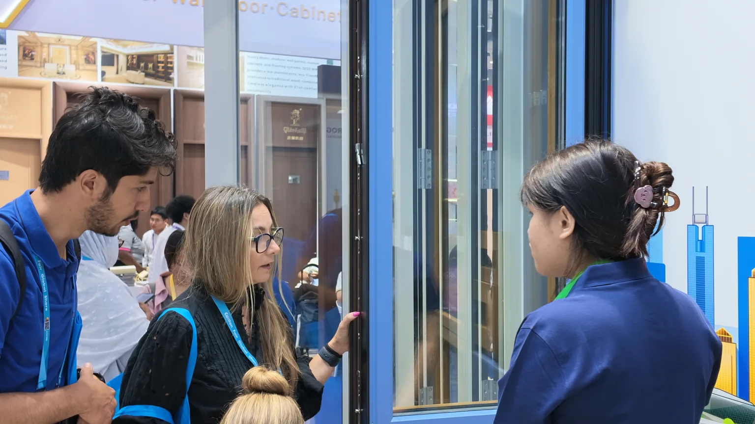 Glazed Door Demonstration in April 2026 A glazed door panel demonstration at the Rogenilan exhibition booth in April 2026